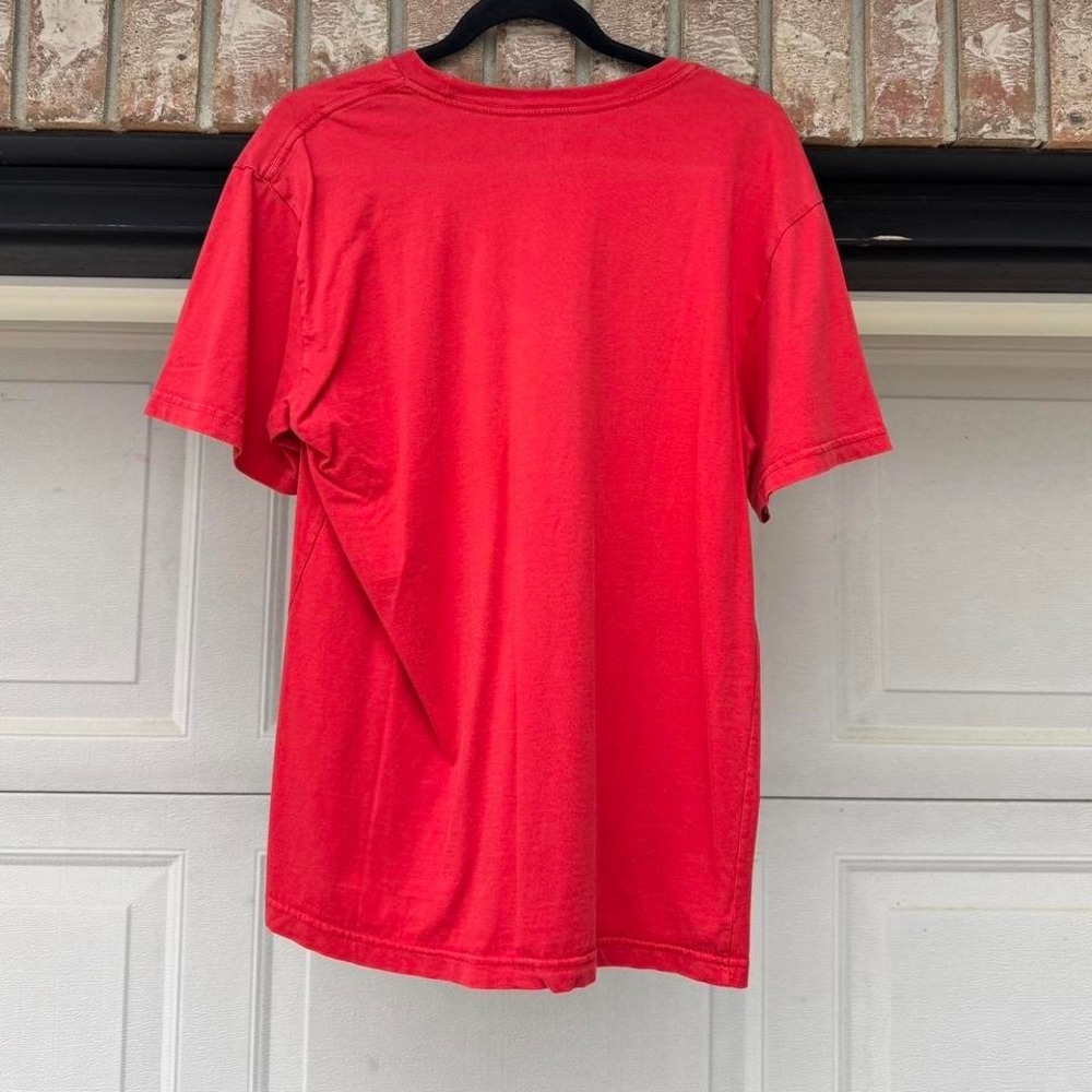 **SOLD** 00s RED OAKLEY "ANGEL SKULL" GRAPHIC TEE - Picture 6 of 8